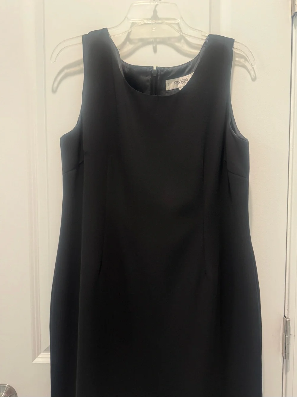 Jones New York Black Sleeveless Midi Sheath Dress